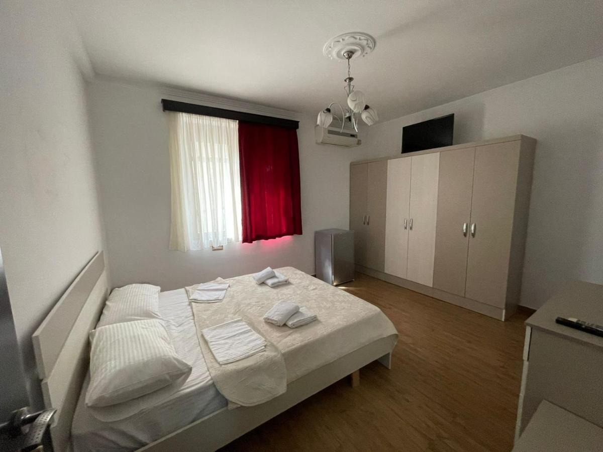 Centre Hotel Μπεράτ Εξωτερικό φωτογραφία