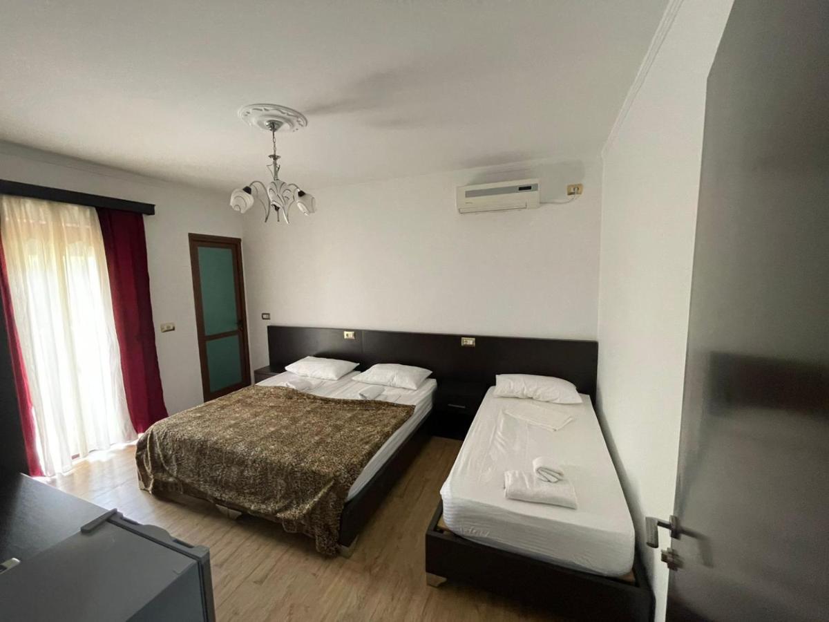 Centre Hotel Μπεράτ Εξωτερικό φωτογραφία